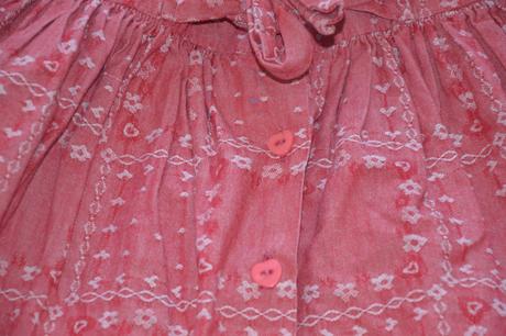 Jemné květované šaty, barva cihlová, 104