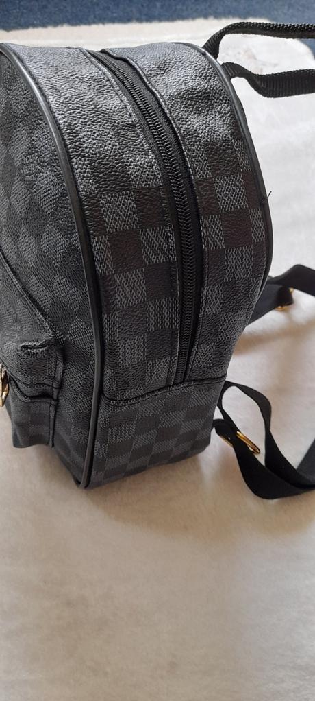 Černo-šedý stylový mini batůžek,