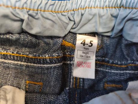 Džinové kraťasy, 110