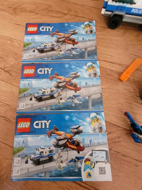 Lego city 60209 letecká policie a loupež diamantu,