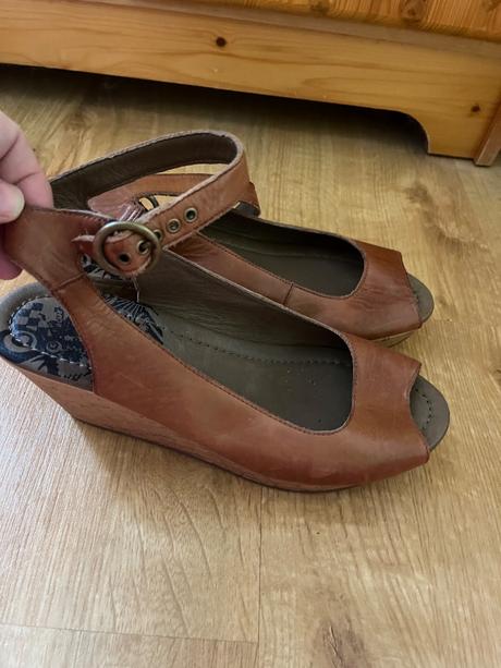 Kožené boty na klínu, 37