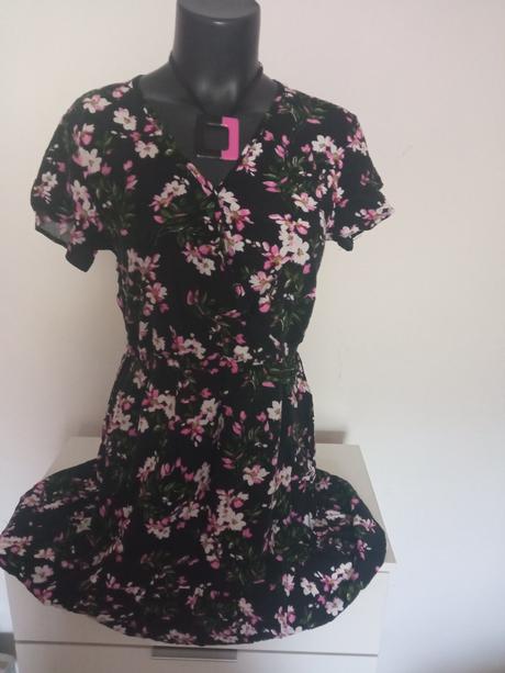 Dámské šaty velikost m, m