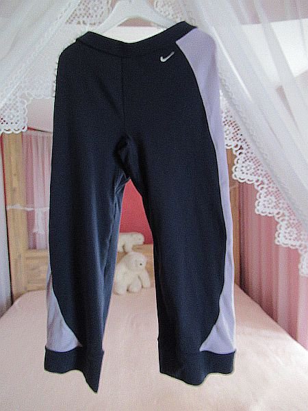 Sportovní třičtvrteční elasťáky, nike,158
