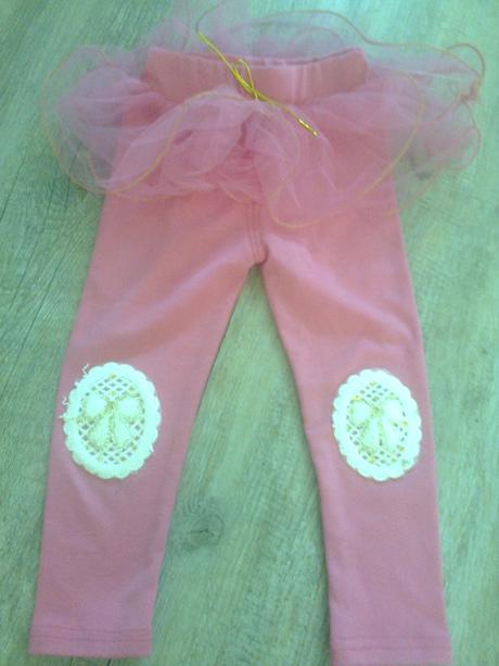 Legíny s tutu sukní a ozdobnými koleny, 92