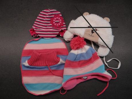 Set čepiček a nákrčník, 74