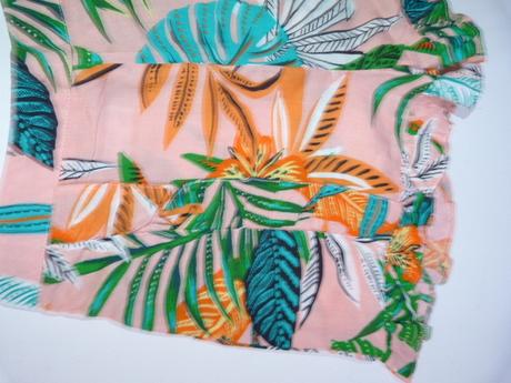 Lehounké kraťasy vel.9 let, tu,134