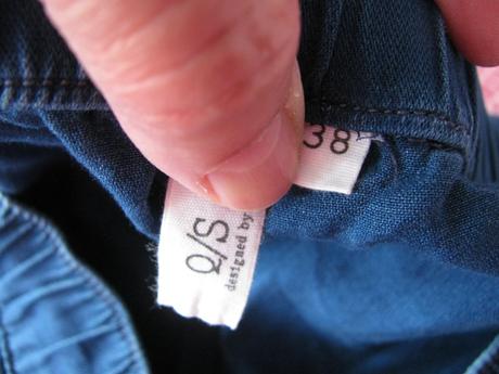 Tenká letní minisukně, vzhledem džínovina, quiksilver,38