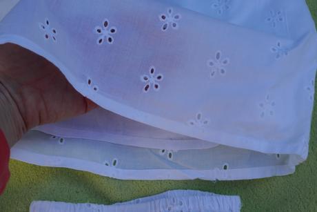 Vyšívané bílé šatičky + spodní kalhotky, topolino,68