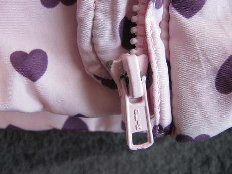 Zimní lila bunda s kapucí a se srdíčky, cherokee,116