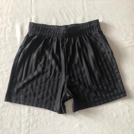 Vel. 110 černé sportovní šortky s tkaničkou, 110