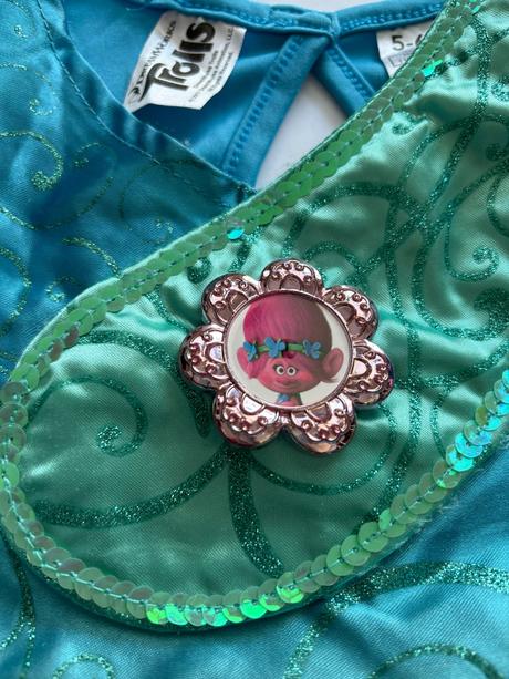 An14/ kostym šaty trollové - v.5/6 let,