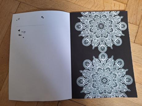 Omalovánky neon boho black.  nepoužité., 