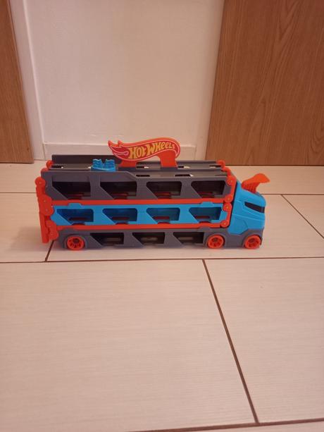Hot wheels kamoin,