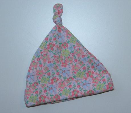 C65 květovaná čepička vel. 62, next,62