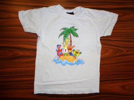 Bílé tričko se zvířátky na ostrově, 116