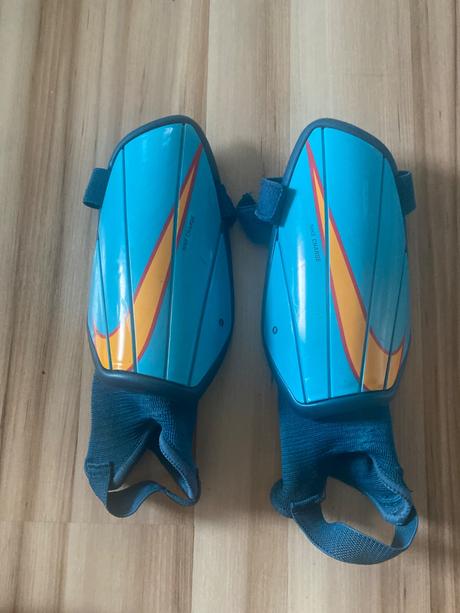 Chrániče na fotbal, 