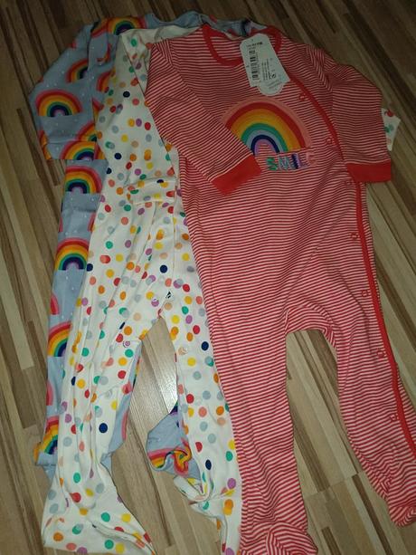 Set 3 pyžam, pyžamek, overalů s duhy, puntíky 86 n, next,86