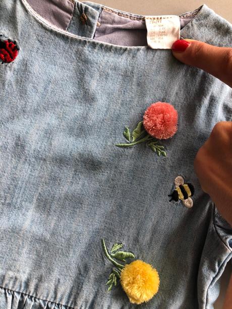 Modrá denim bambulky včela kytka šaty 104cm 3-4rok, h&m,104