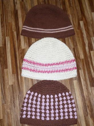 3 x háčkovaná čepička, 98