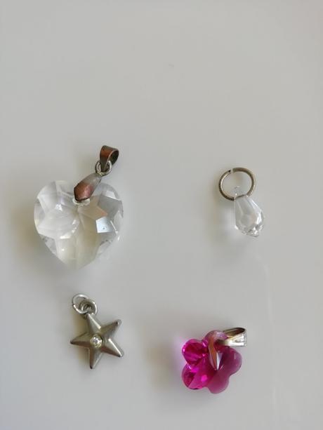 Přívěsky, bižuterie, 