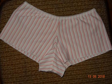 Dámské kalhotky, m