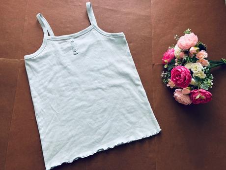 Tílko bledě modré - v. 10/11 let, tu,146