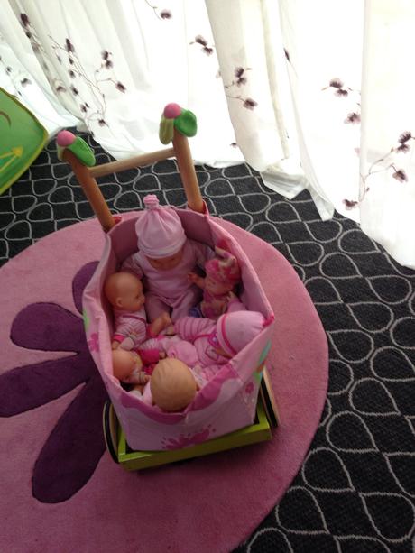 Vozik-aktivni choditko-kocarek panenkami,