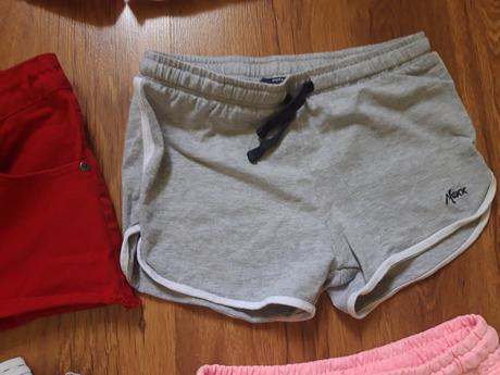 2x šortky i jednotlivě, 146