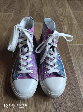 Kotníkové tenisky, 37