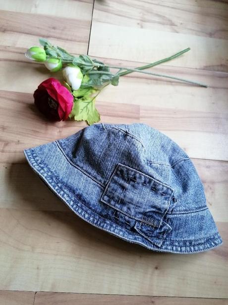 Džínový klobouk, next,128