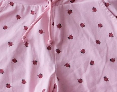 Beruškové kraťasy sinsay vel.134, sinsay,134