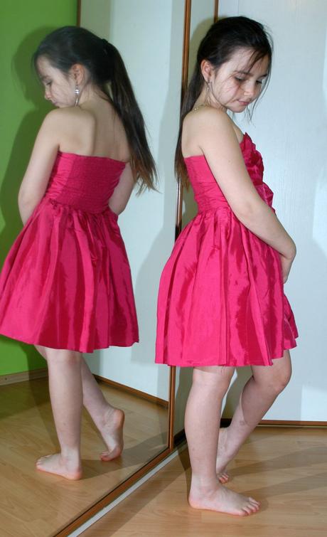 Slavnostní sváteční společenské dívčí šaty, 140