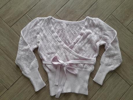 Pudrově růžový úpletový svetřík, náznak zavinování, takko,34