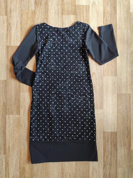 Šaty s dlouhým rukávem, 40