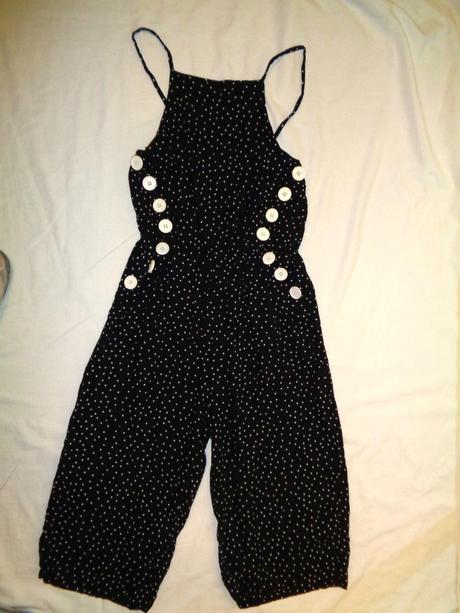 Luxusní černý overal s puntíky, new look,140