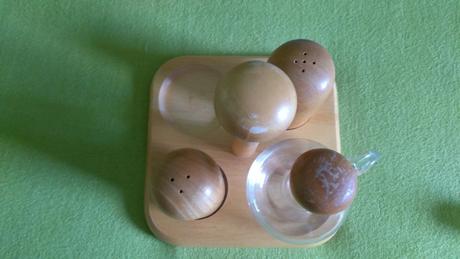 Stojánek na dochucovadla, 