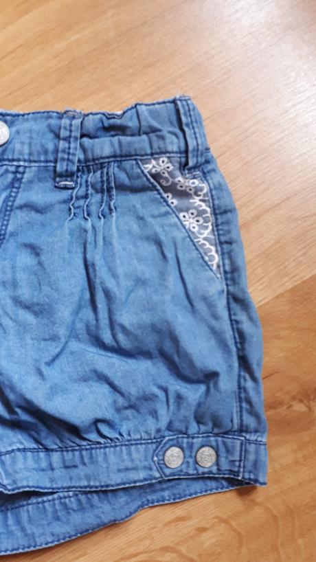 Bezva balónkove odlehčené džínové kraťasy, name it,128