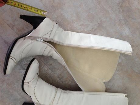 Elegantní bílé vysoké kozačky vel.36 podpatek lesk, 36