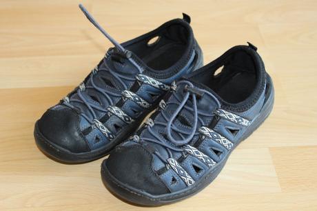 Modré chlapecké uzavřené sandále vel. 34,5, 34