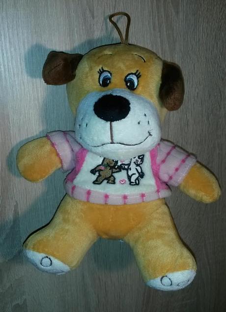 Plyšový pejsek v tričku výška 24 cm, 