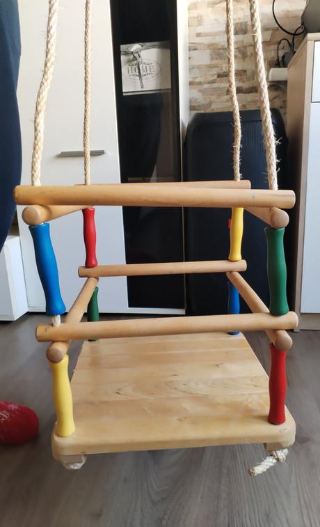 Celodřevěná dětská houpačka, 