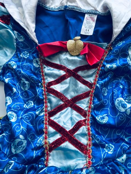 An22/ kostým sněhurka - v.6/8 let,