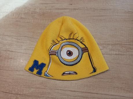 4x čepice, šála, 104