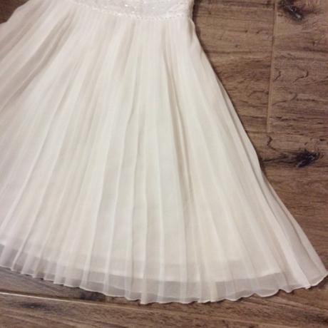 Slavnostní šaty zdobené perličkami a korálky, debenhams,104