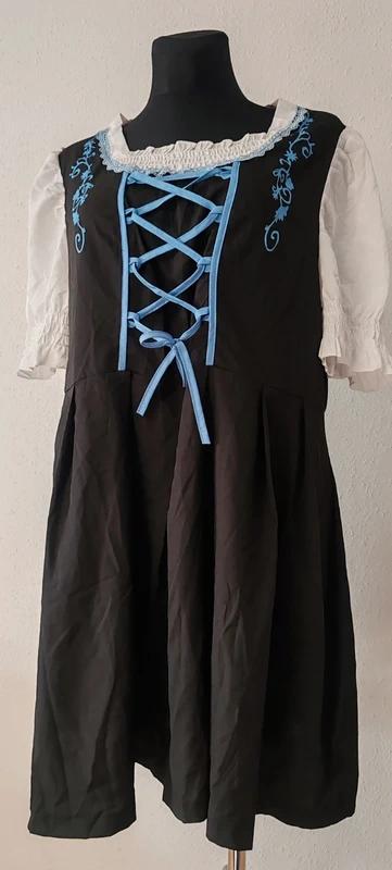 Oktoberfest dirndl,