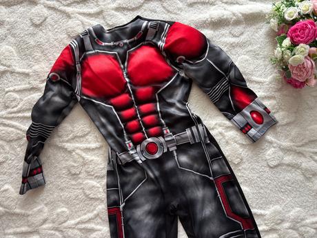 An18/ kostým antman - v.cca 3/4 roky,