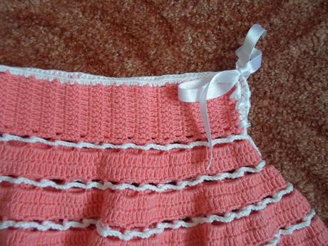 Červená háčkovaná sukýnka sukně, 104
