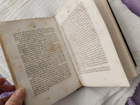 Historická kniha stará 167 let,
