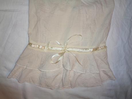 Nádherný kávový top - vyšívaný, 158