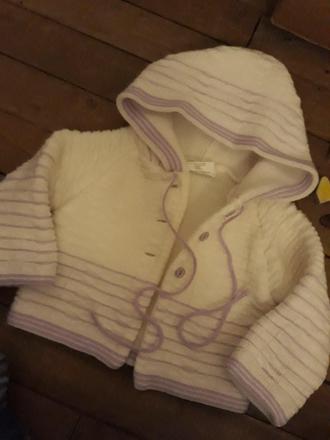 Pletený přízový bílo fialový svetřík, kabátek, 68